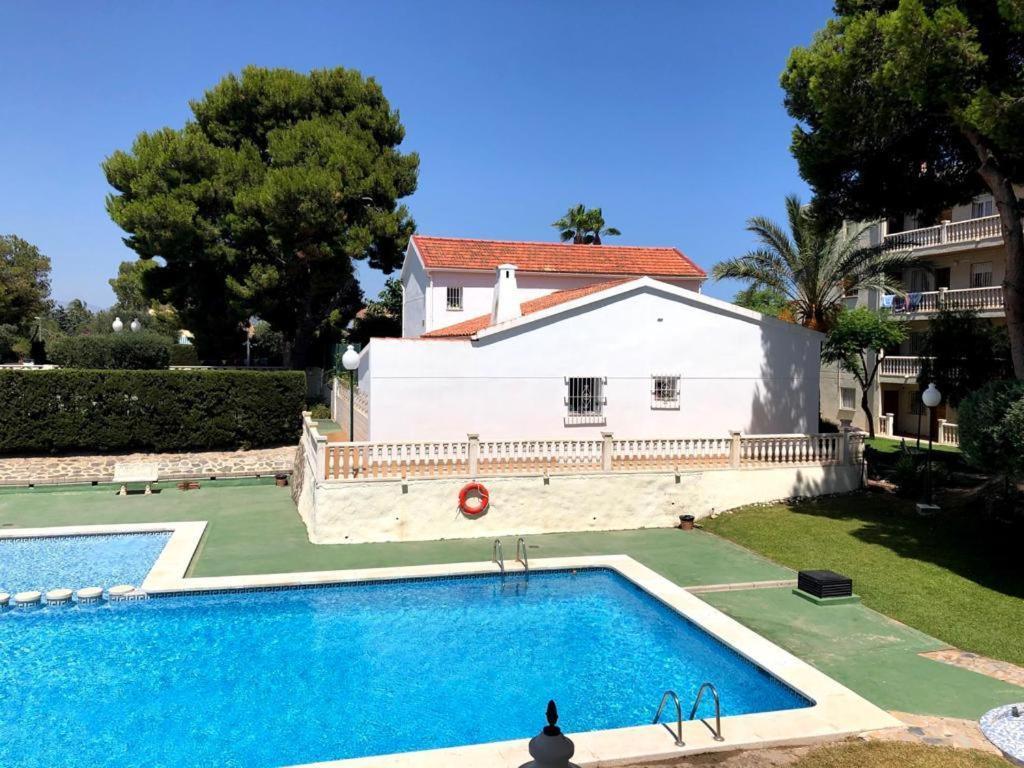 Apartamento Con Piscina Y Parking إل كامبيلو المظهر الخارجي الصورة
