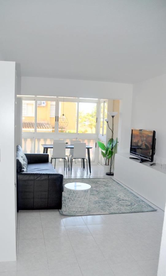 Apartamento Con Piscina Y Parking إل كامبيلو المظهر الخارجي الصورة